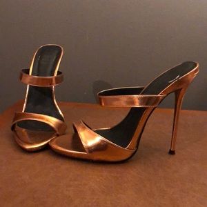Misguided metallic mules size 7 euro 5